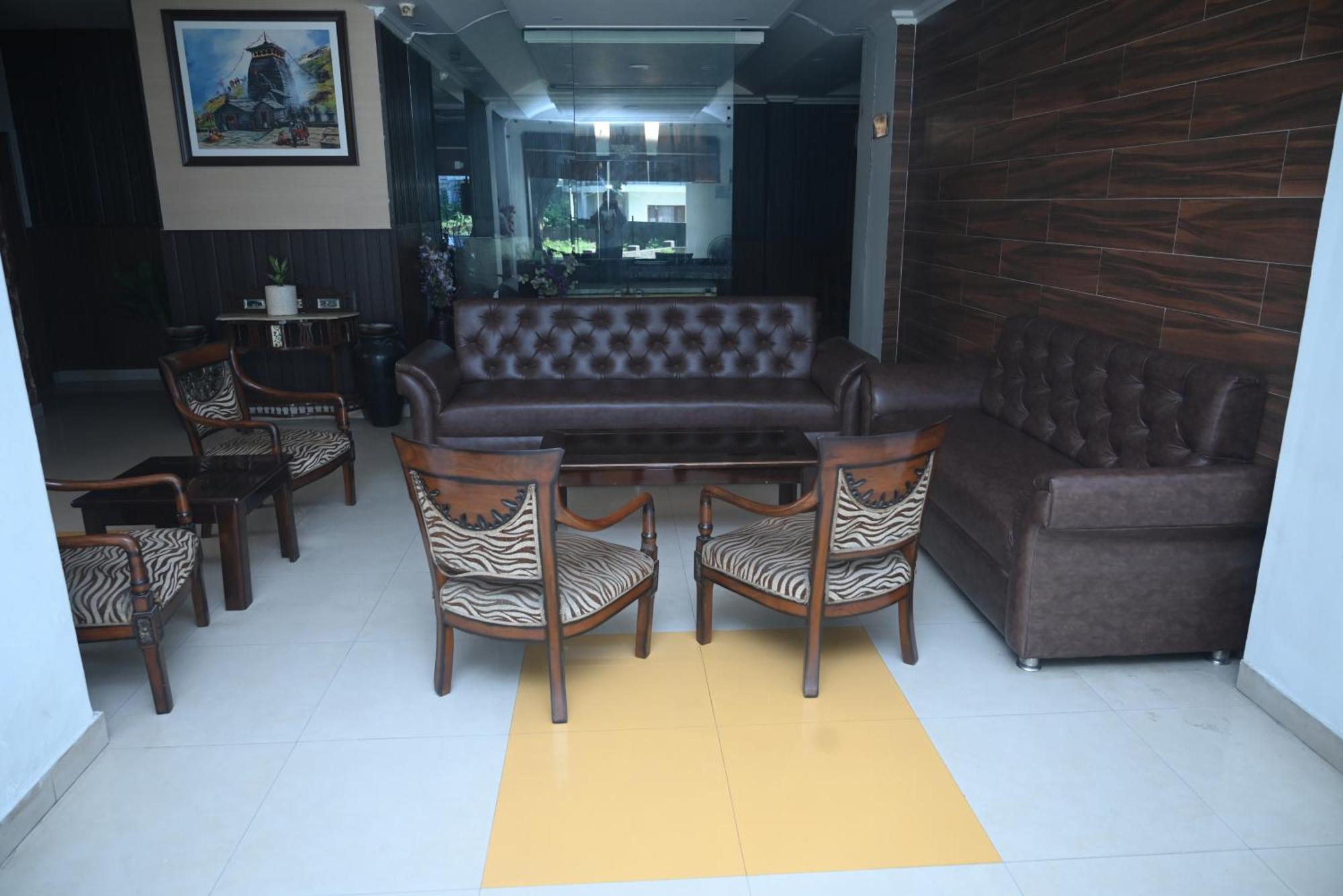 Hotel Surya Plaza Kotdwāra 外观 照片