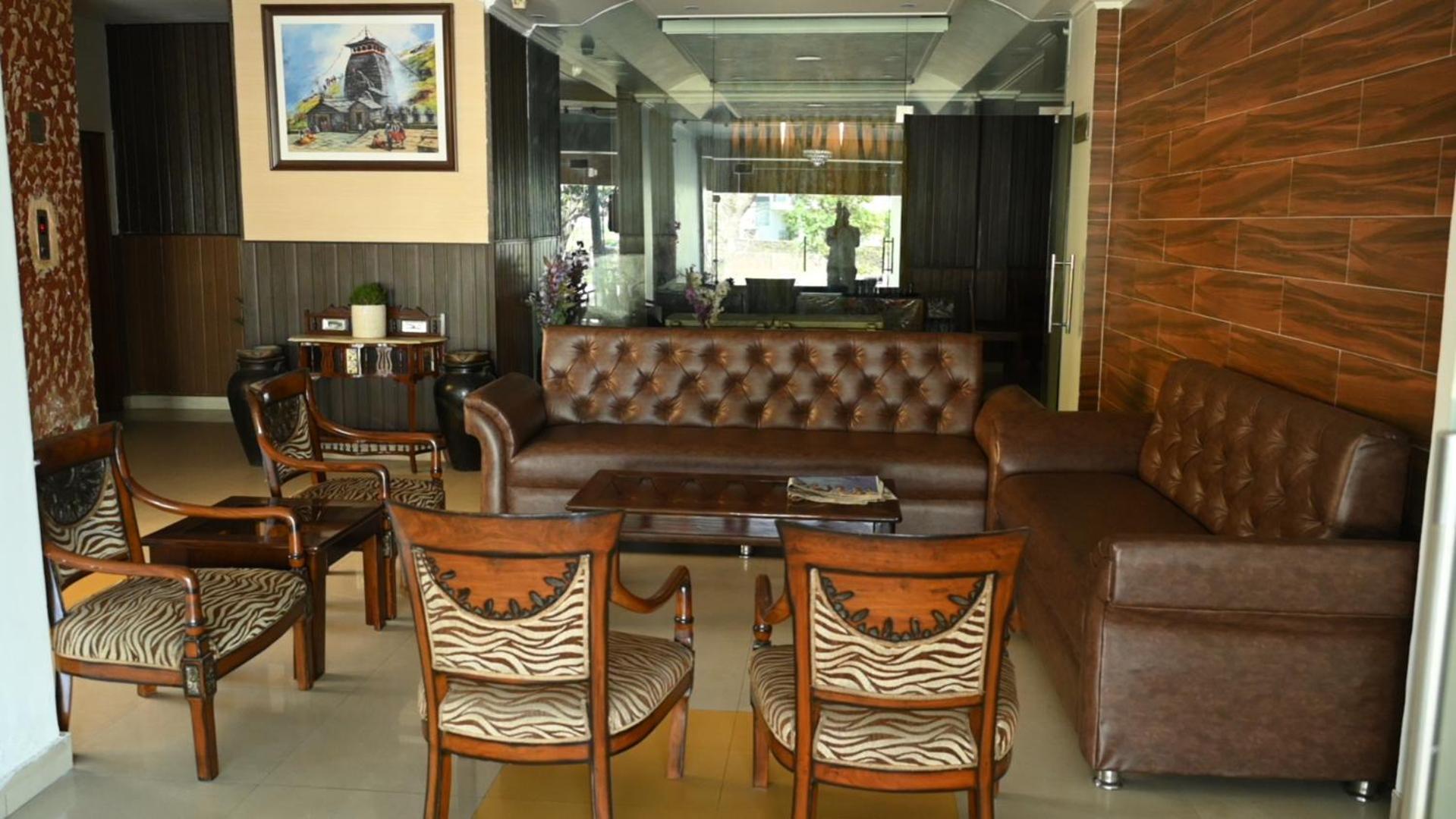 Hotel Surya Plaza Kotdwāra 外观 照片